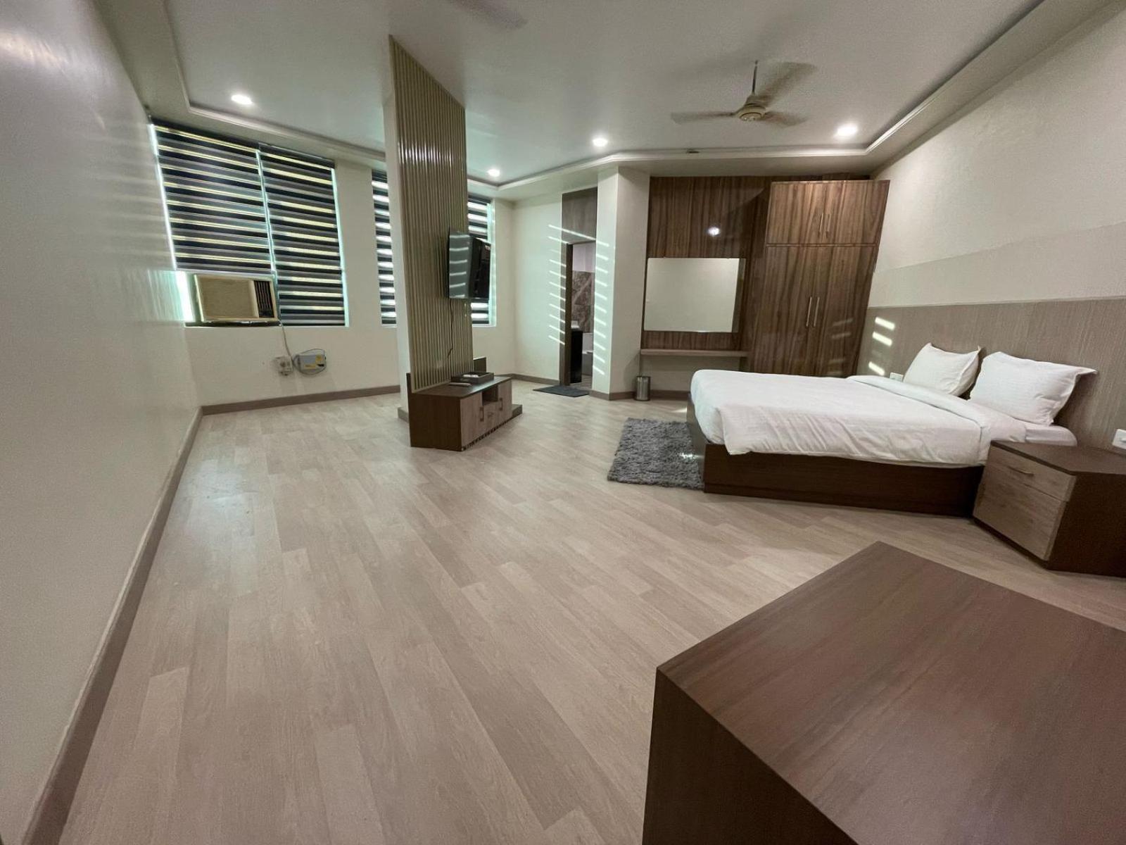 Aman Paradise Hotel & Banquets Κανπούρ Εξωτερικό φωτογραφία
